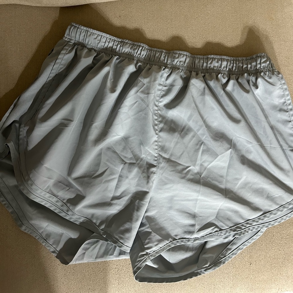 womens nike running short